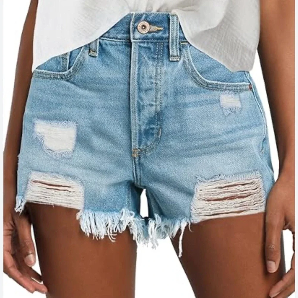 We The Free NWOT‎ Distressed Denim Cutoff Shorts Light Wash Button Fly Raw Hem